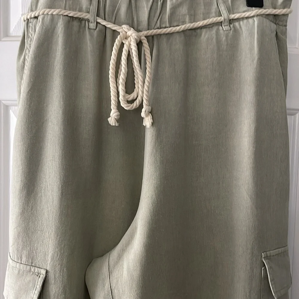 Linen Blend Wide Legged Pants - Picture 3 of 9